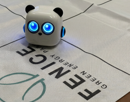 La tecnologia si tocca, si ascolta, si vive